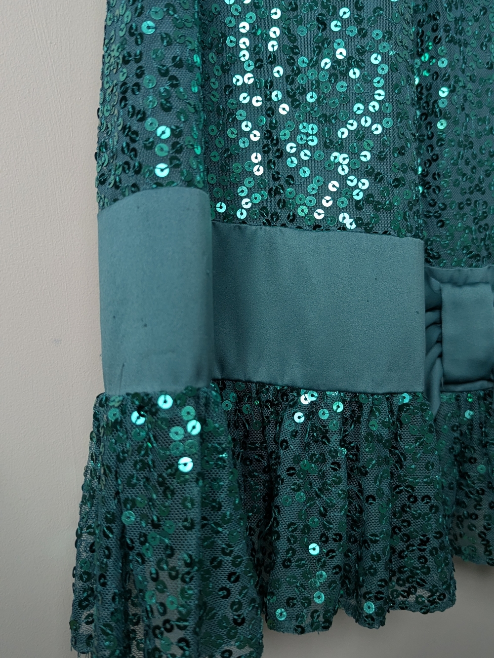 BETSEY JOHNSON Vintage Emerald Sequin Slip Party Dress - Size 0 - Picture 2 of 8